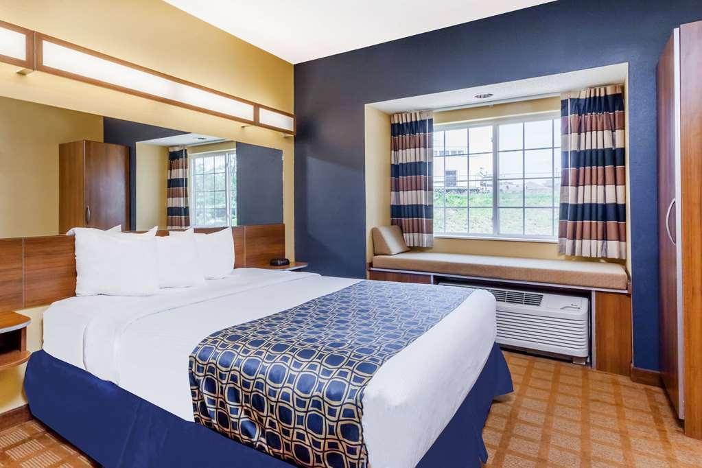 Microtel Inn & Suites Dickson City Δωμάτιο φωτογραφία